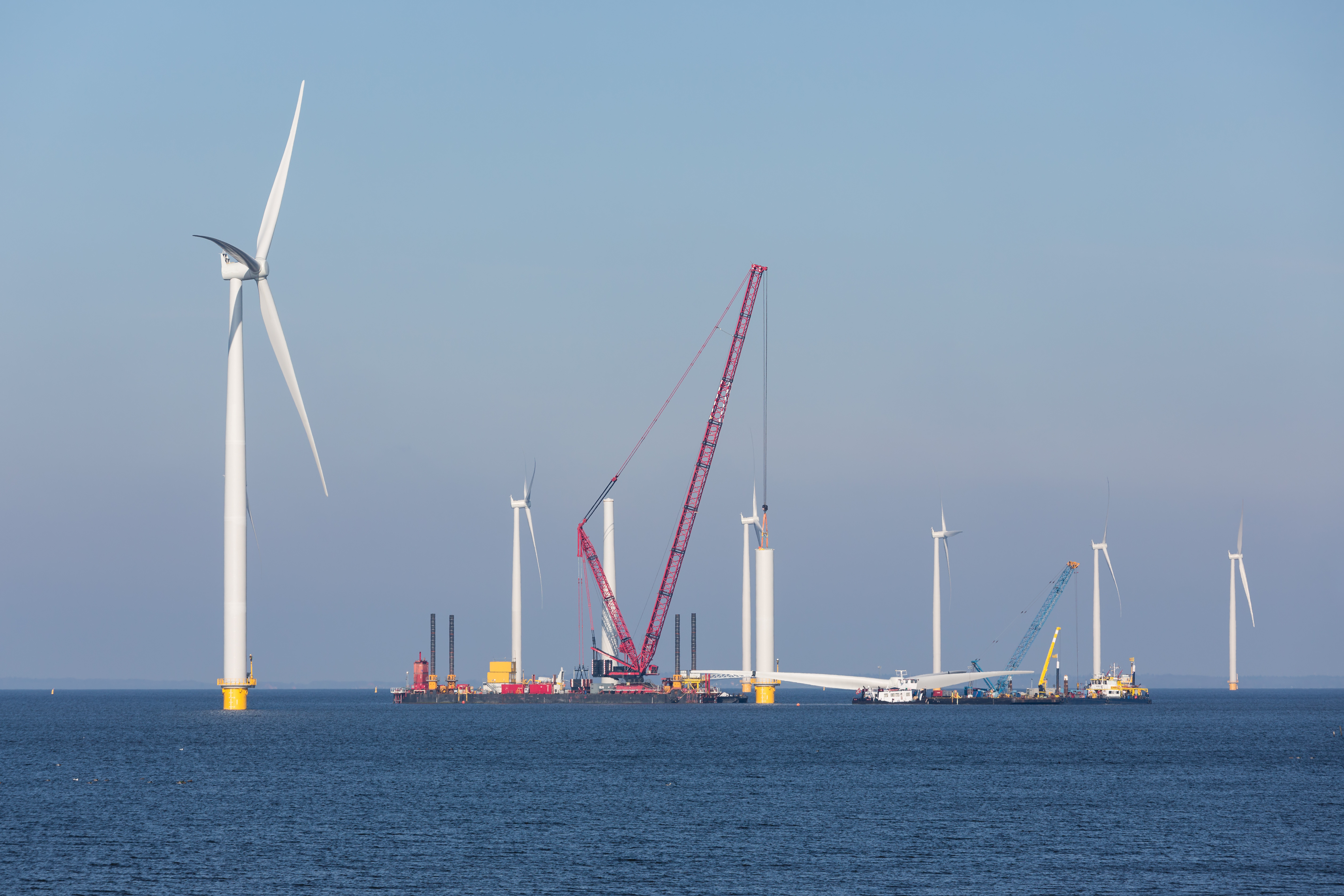 Strong 2023 offshore wind growth as industry sets course for record-breaking decade&nbsp;
